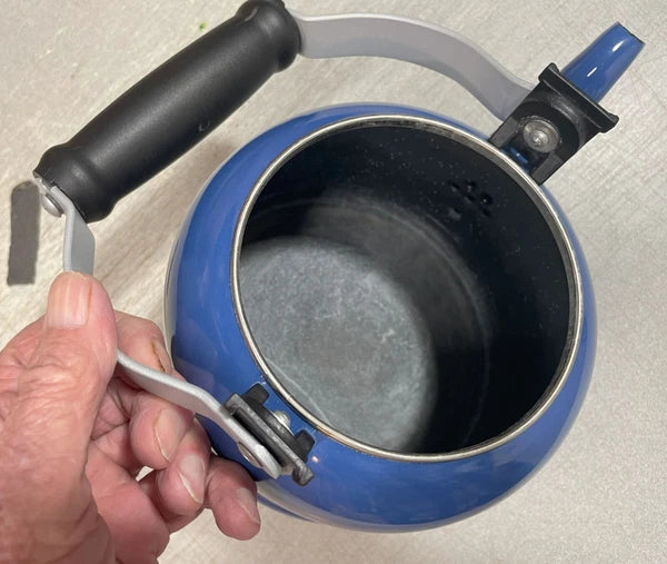 La Creuset Teapot 1-1/4 Qt. Blue Enamel