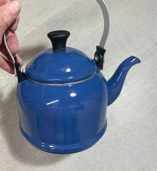 La Creuset Teapot 1-1/4 Qt. Blue Enamel