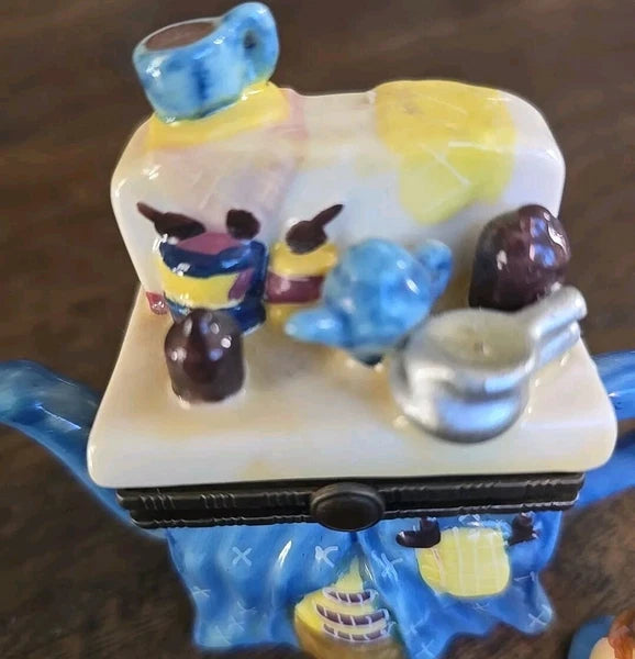VINTAGE STOVE TEAPOT TRINKET BOX CERAMIC With Surprise Inside