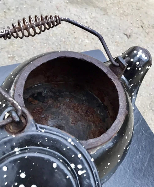 Vintage Cast Iron Plow & Hearth Antique Enamel Teapot Tea Pot Kettle Humidifier