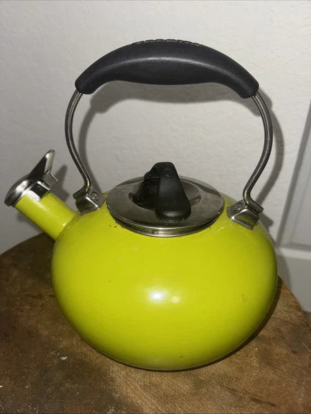 Chantal Whistling Tea Kettle Teapot Chartreuse Yellow- Green Enamel Black Handle